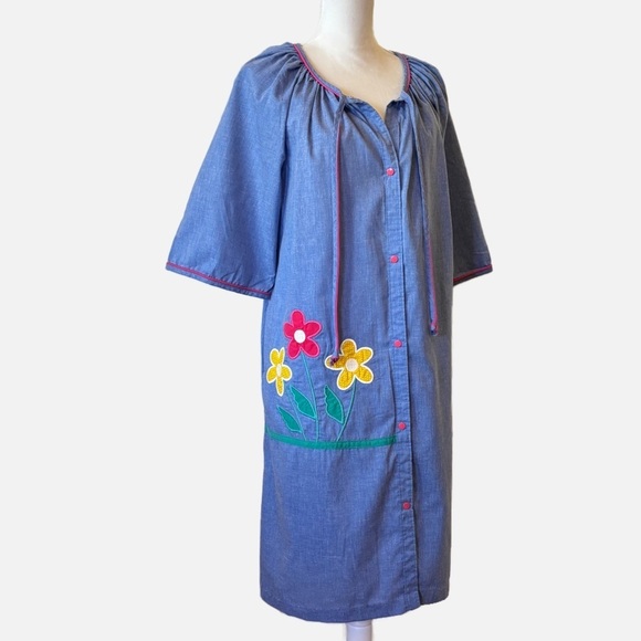Vandemere Vintage House Dress with Appliqué and Embroidered Flowers - Picture 9 of 9